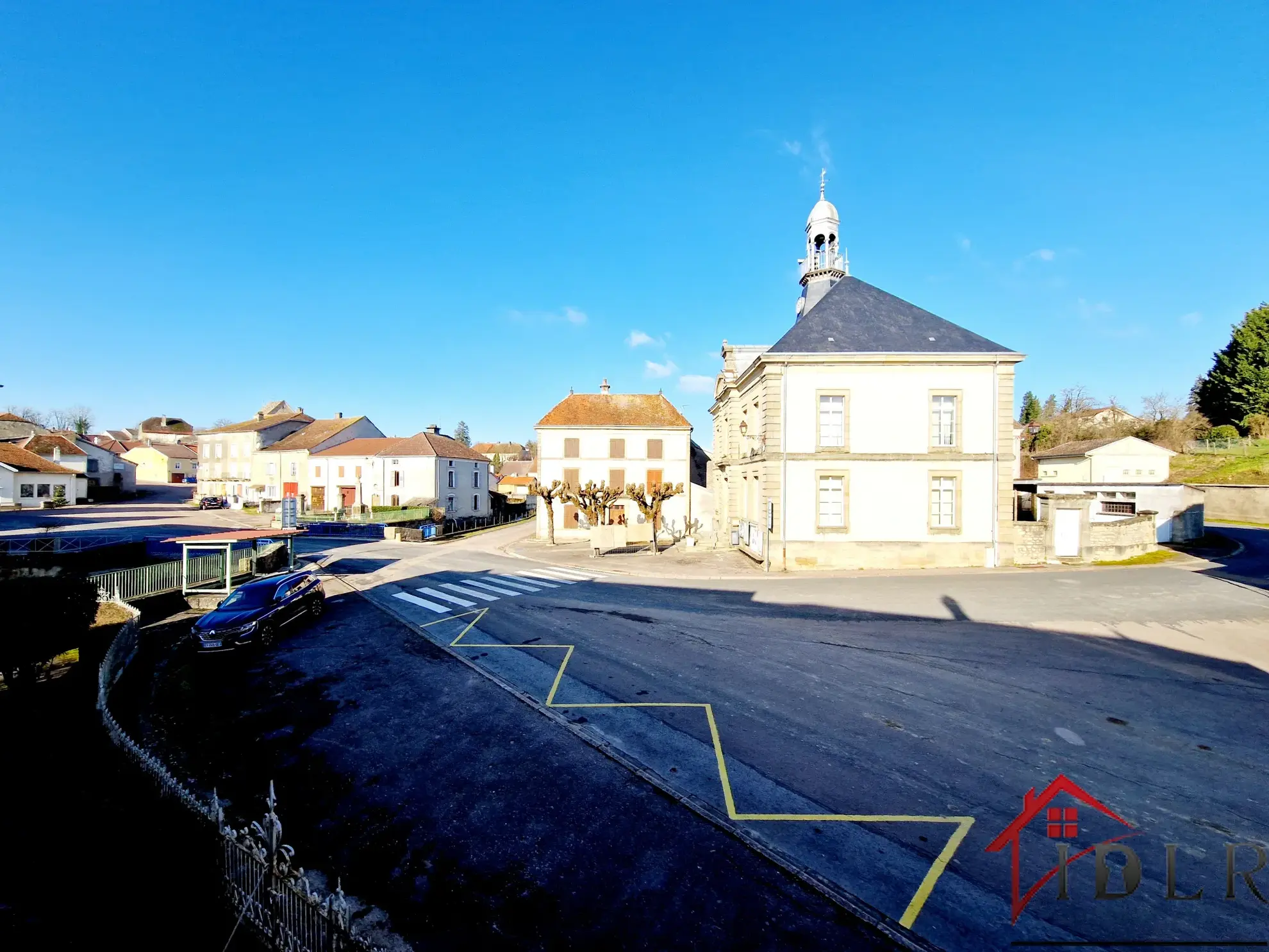 Maison spacieuse de 260 m² à vendre à Voisey 