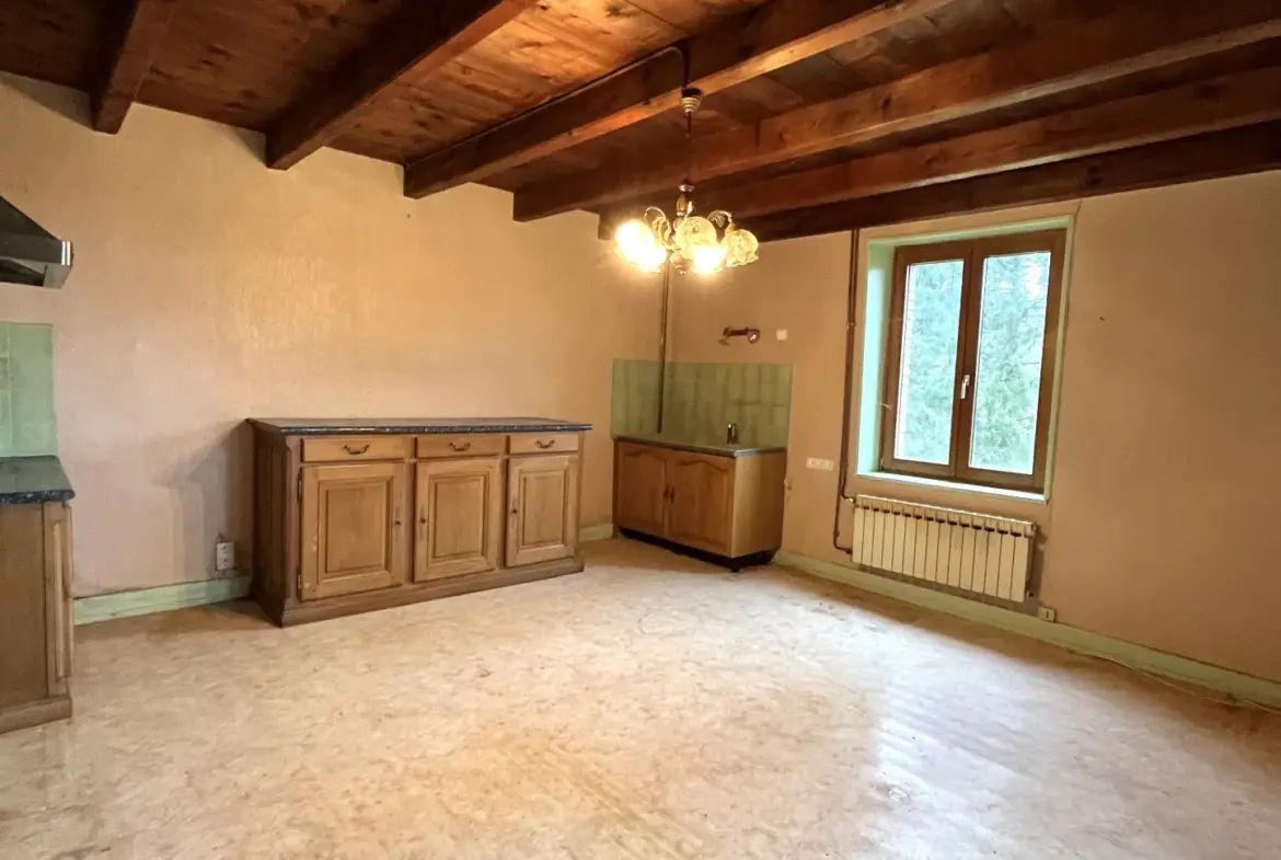 À vendre : Maison de Village à rénover à Melisey sur 15 ares 