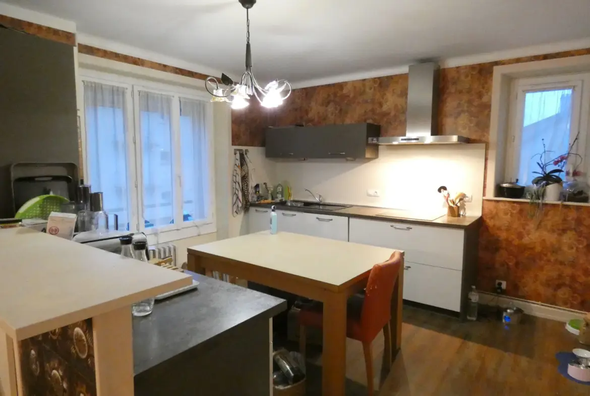 À vendre : belle maison de 191 m² à Aurillac, 5 chambres, jardin et garage 