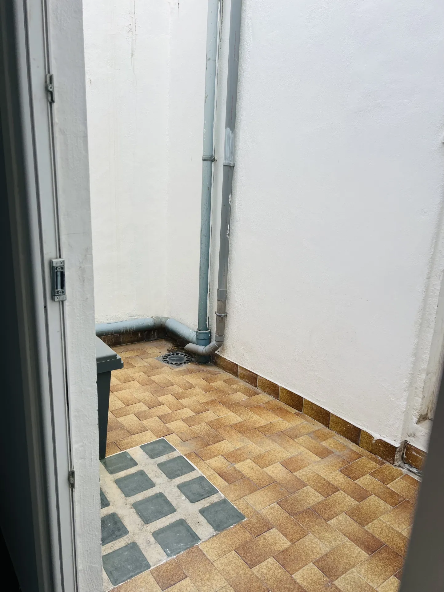 À vendre : Appartement de type 2 avec cour à Lunel 