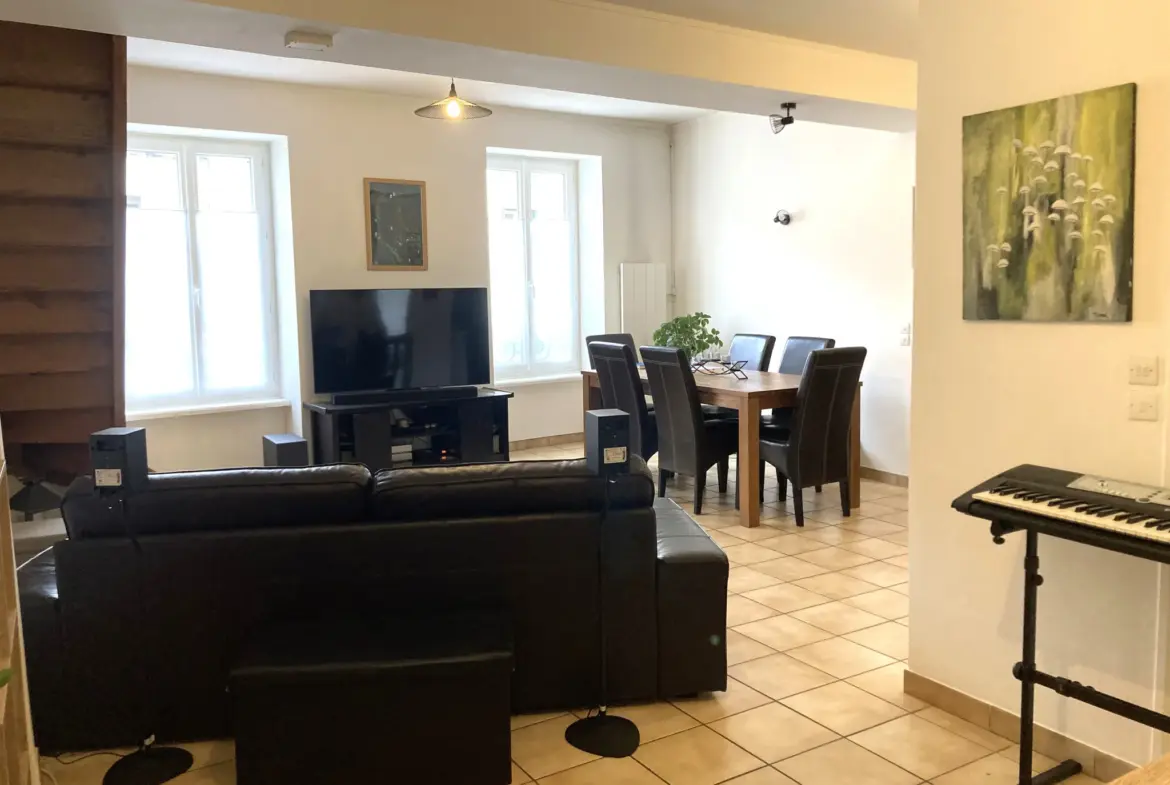 Immeuble à vendre à Meximieux: T3 Duplex et Commerce 