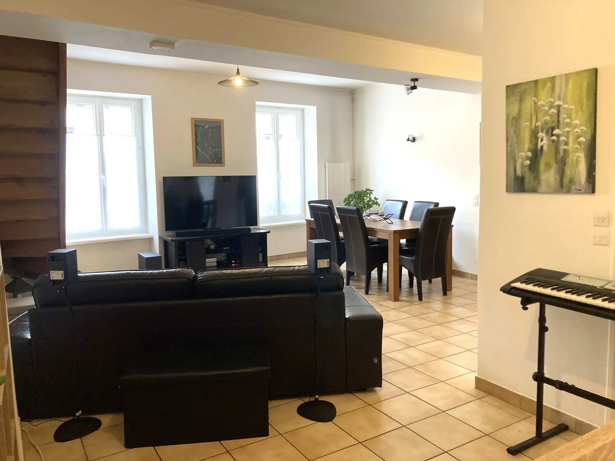 À Meximieux, immeuble avec appartement T3 duplex et commerce à vendre 