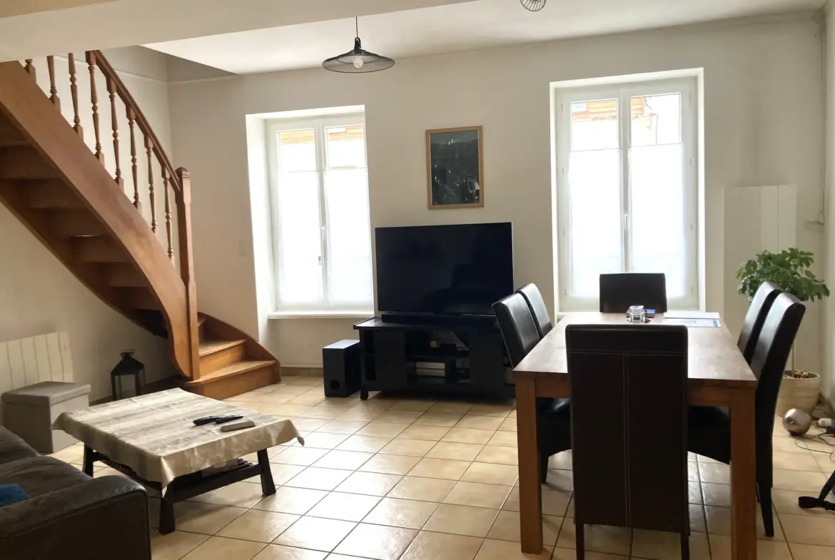 Immeuble à vendre à Meximieux: T3 Duplex et Commerce 