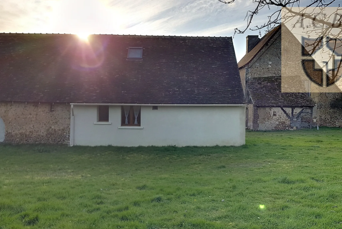 À vendre : Ensemble immobilier de deux maisons près de Vendôme TGV 