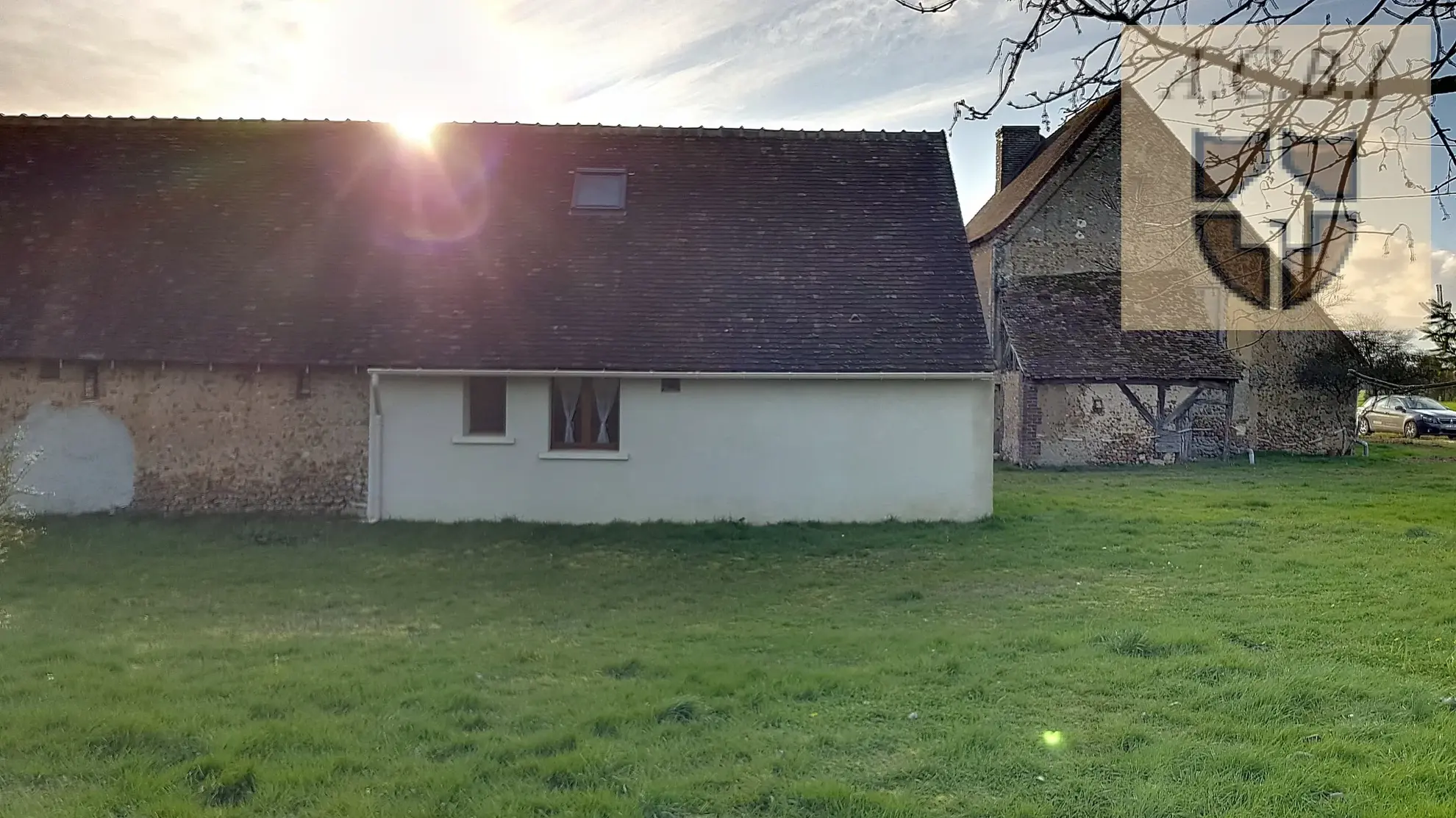 À vendre : Ensemble immobilier de deux maisons près de Vendôme TGV 