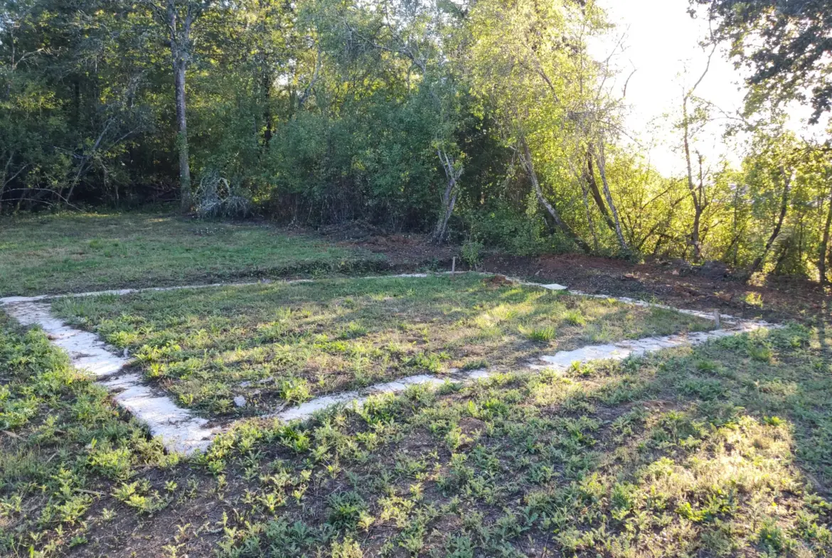 Terrain à bâtir de 3600 m² avec projet de construction en bois 