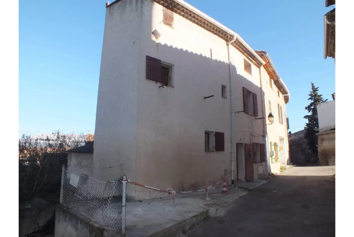 Maison de village à rénover à Fuveau - 75 m2 