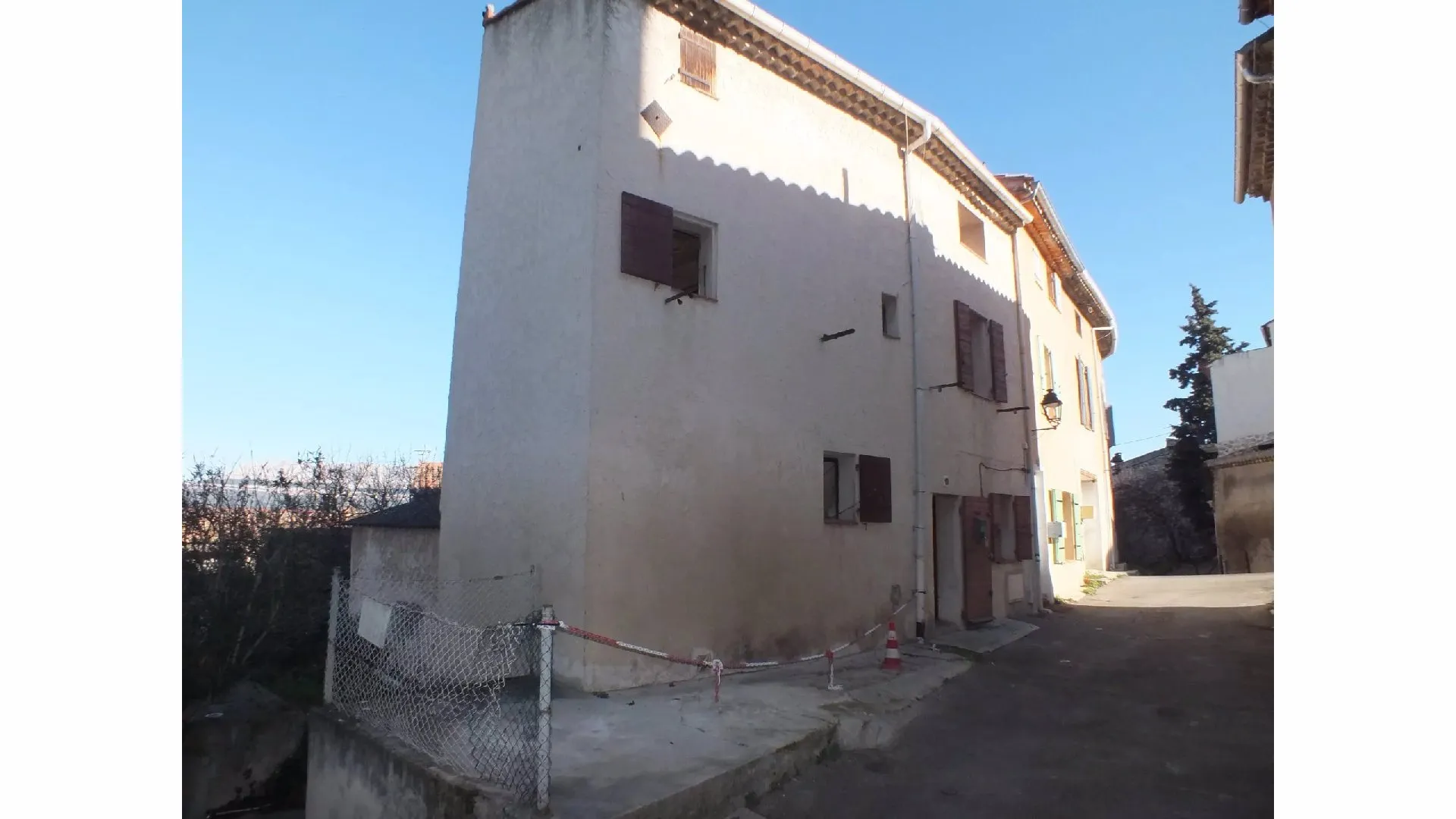 Maison de village à rénover à Fuveau - 75 m2 