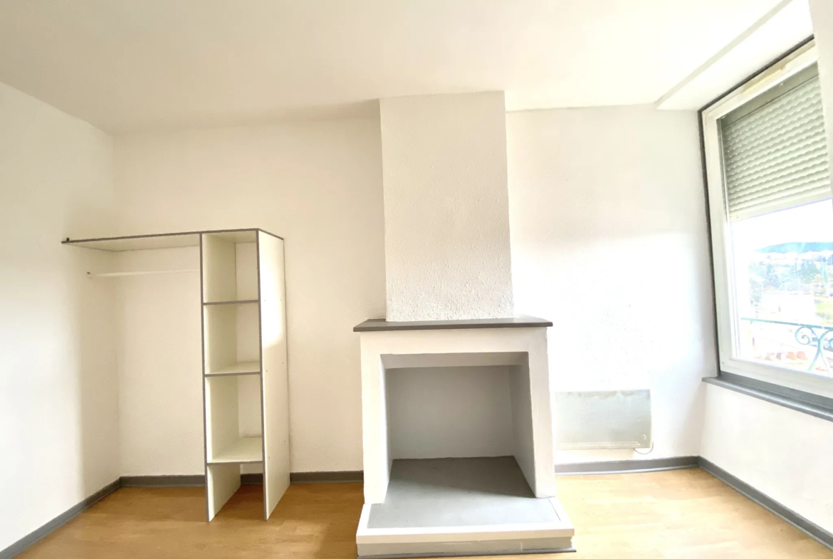 Appartement lumineux avec vue à Annonay 