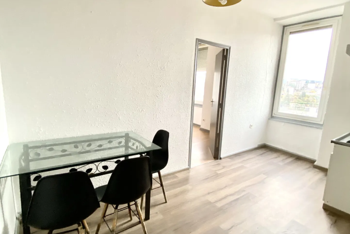 Appartement lumineux avec vue à Annonay 