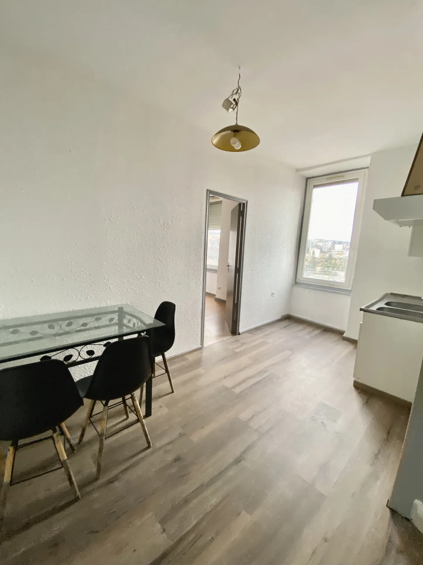 Appartement lumineux avec vue à Annonay 