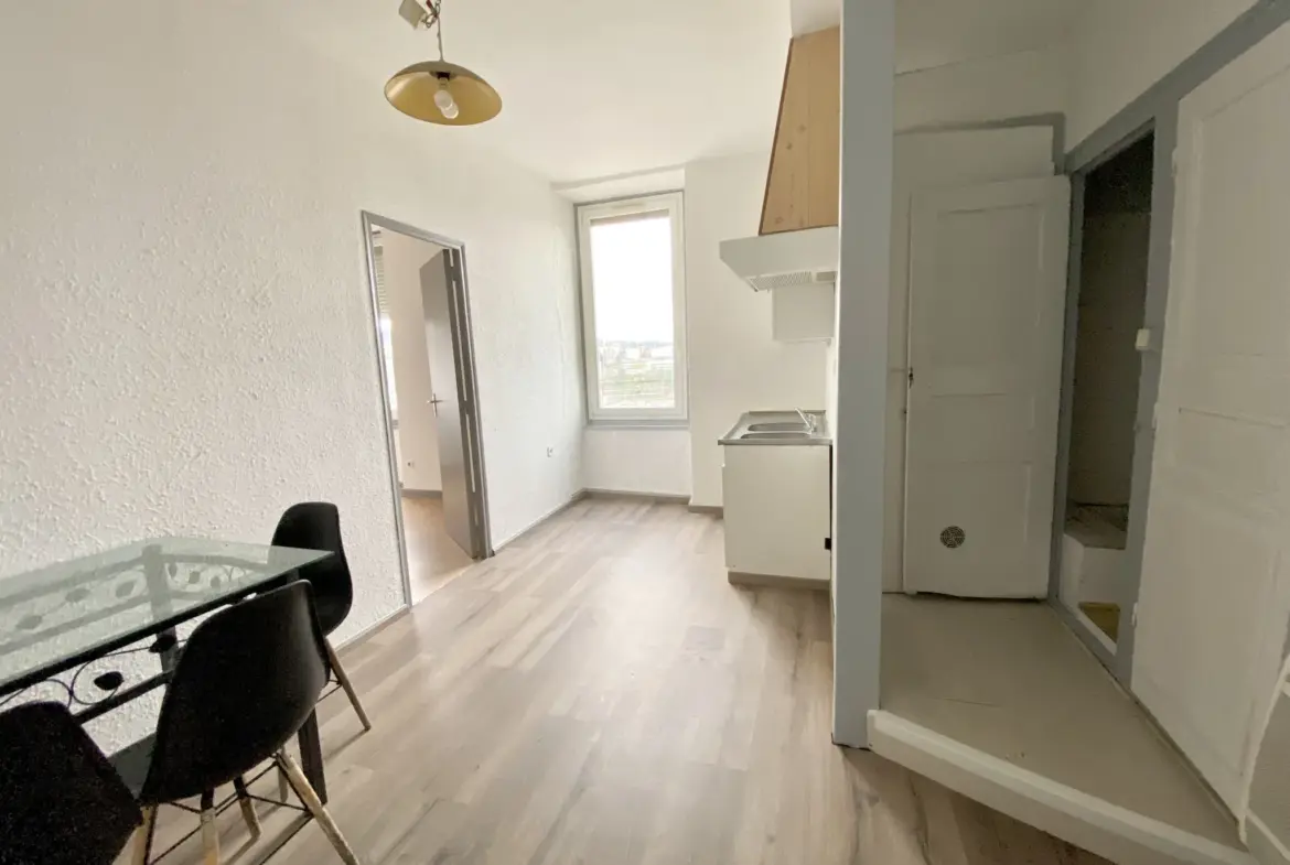 Appartement lumineux avec vue à Annonay 