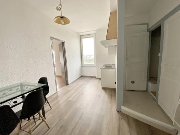 Appartement lumineux avec vue à Annonay