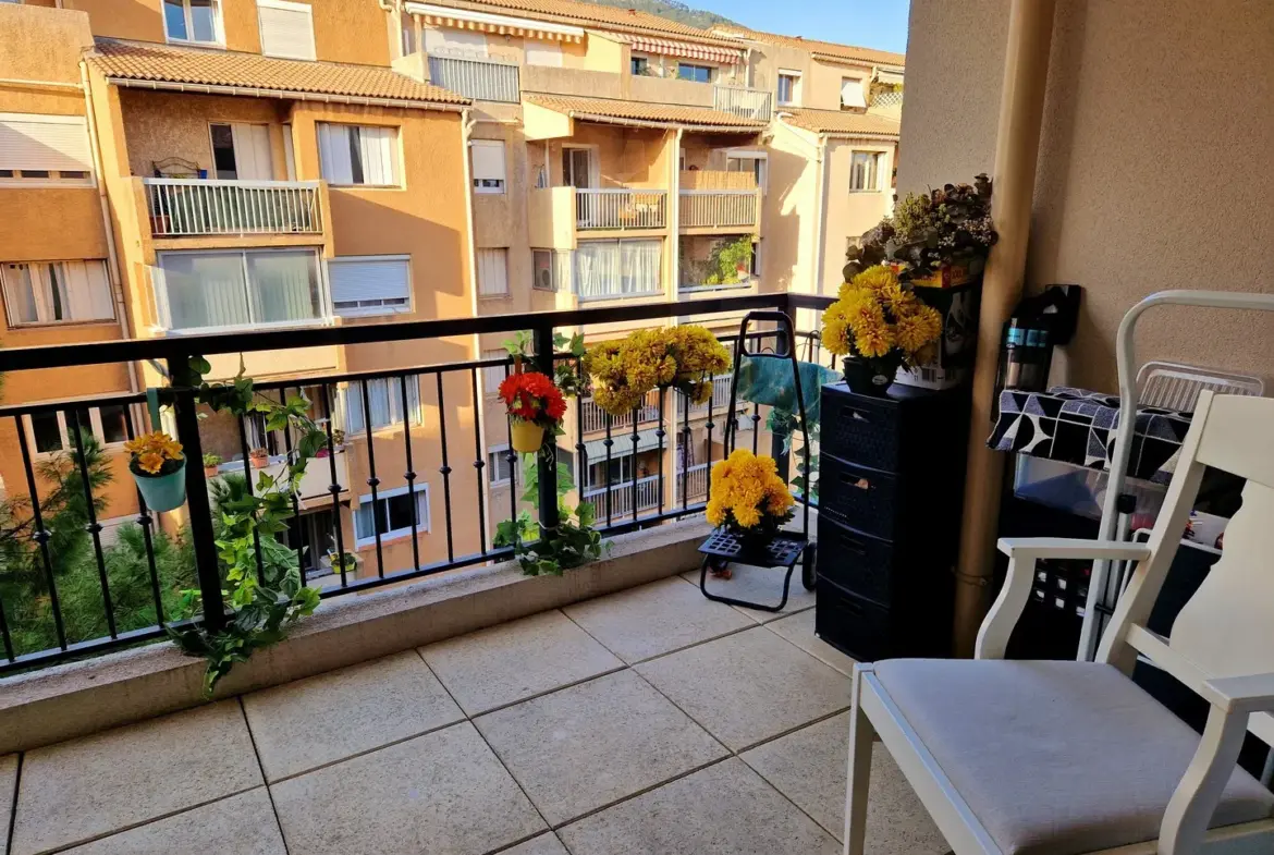 T2 37 m² avec terrasse à Toulon St Jean - Résidence sécurisée 