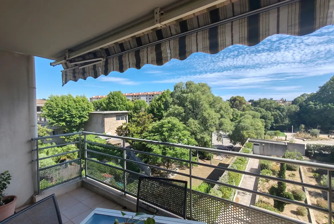 À vendre : Appartement F4 de 83m2 à Toulon-Est avec terrasse et garage 