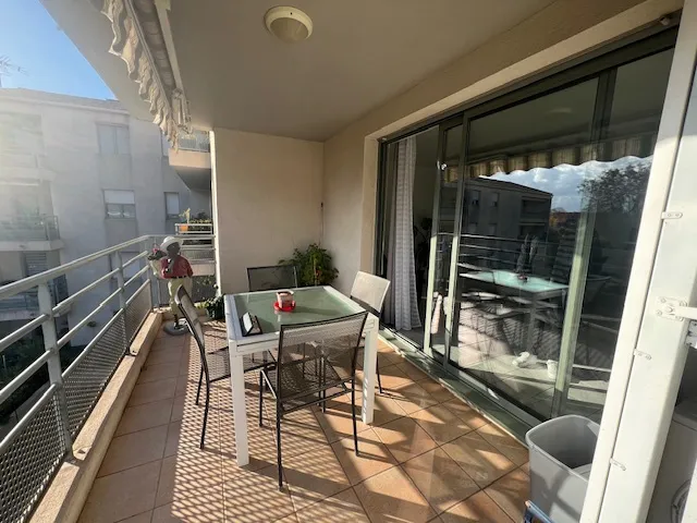 À vendre : Appartement F4 de 83m2 à Toulon-Est avec terrasse et garage 