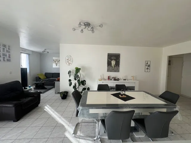 À vendre : Appartement F4 de 83m2 à Toulon-Est avec terrasse et garage 