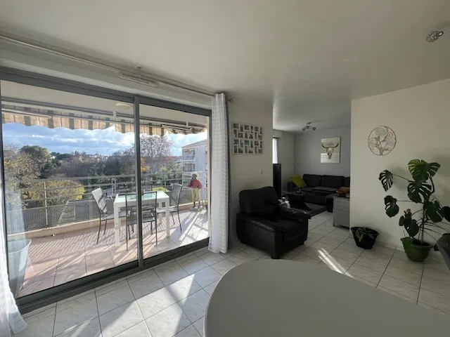 À vendre : Appartement F4 de 83m2 à Toulon-Est avec terrasse et garage 