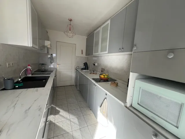 À vendre : Appartement F4 de 83m2 à Toulon-Est avec terrasse et garage 