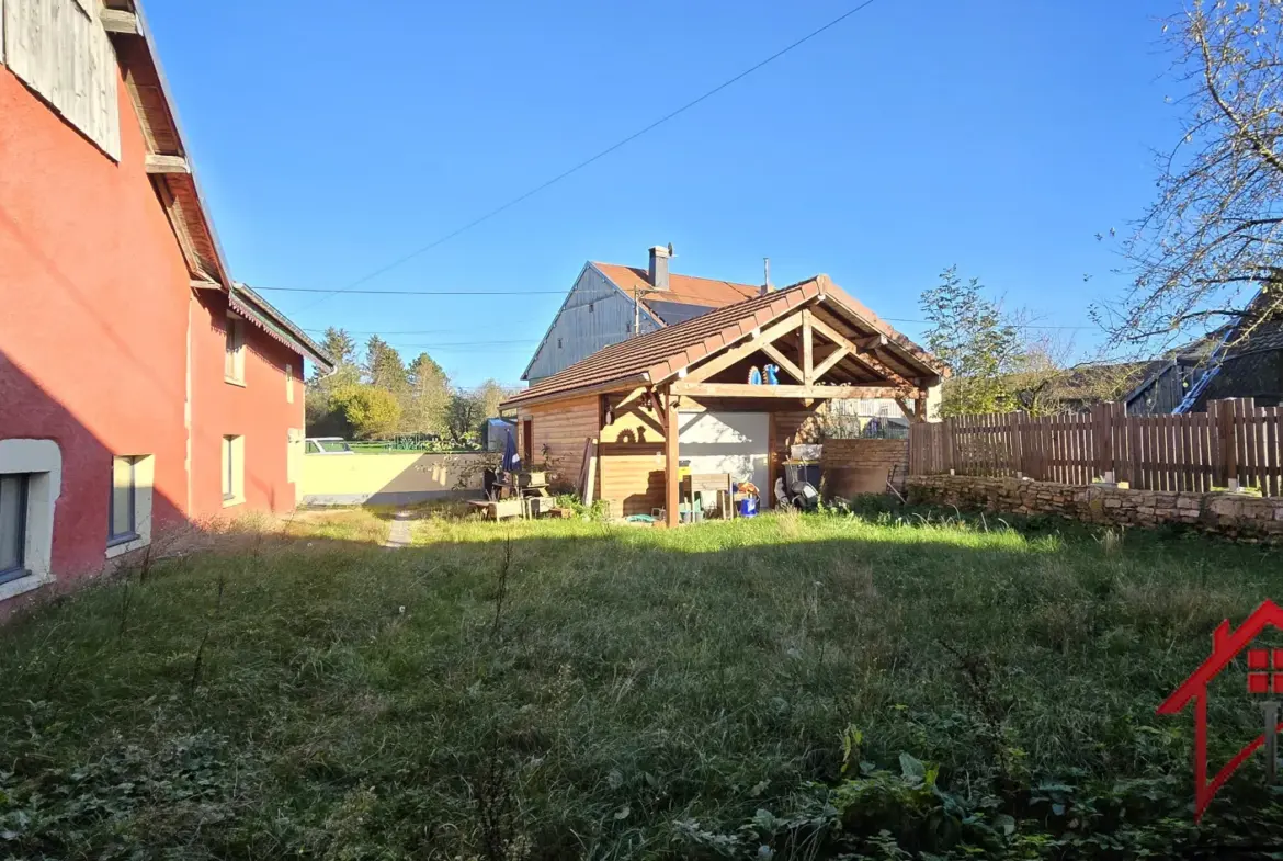 Maison de Village Rénovée à Vendre entre Baume-les-Dames et Sancey 