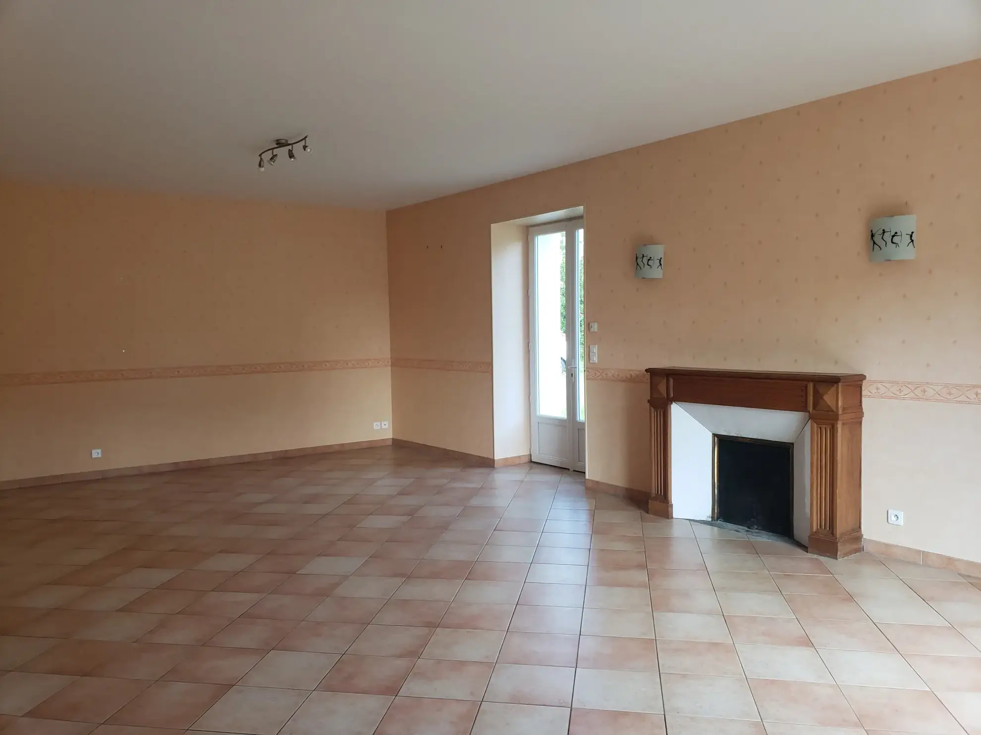 Maison spacieuse à vendre à Sées - 174 m2 avec jardin 