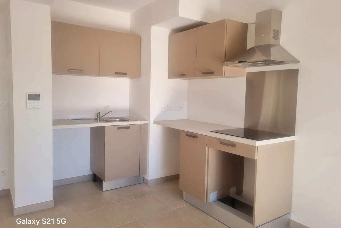 À vendre : Appartement T2 neuf à Istres avec parking et balcon 