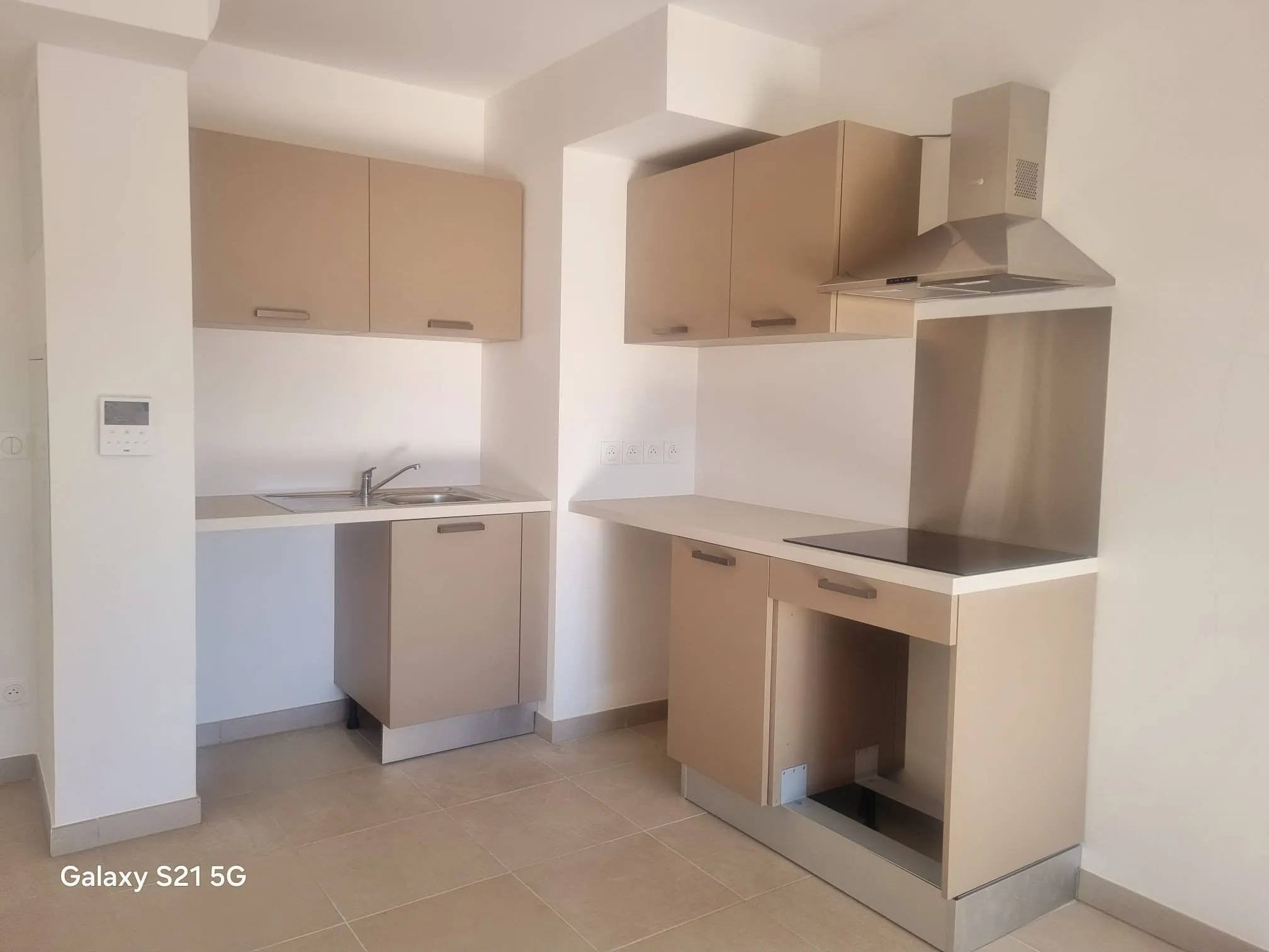 À vendre : Appartement T2 neuf à Istres avec parking et balcon 