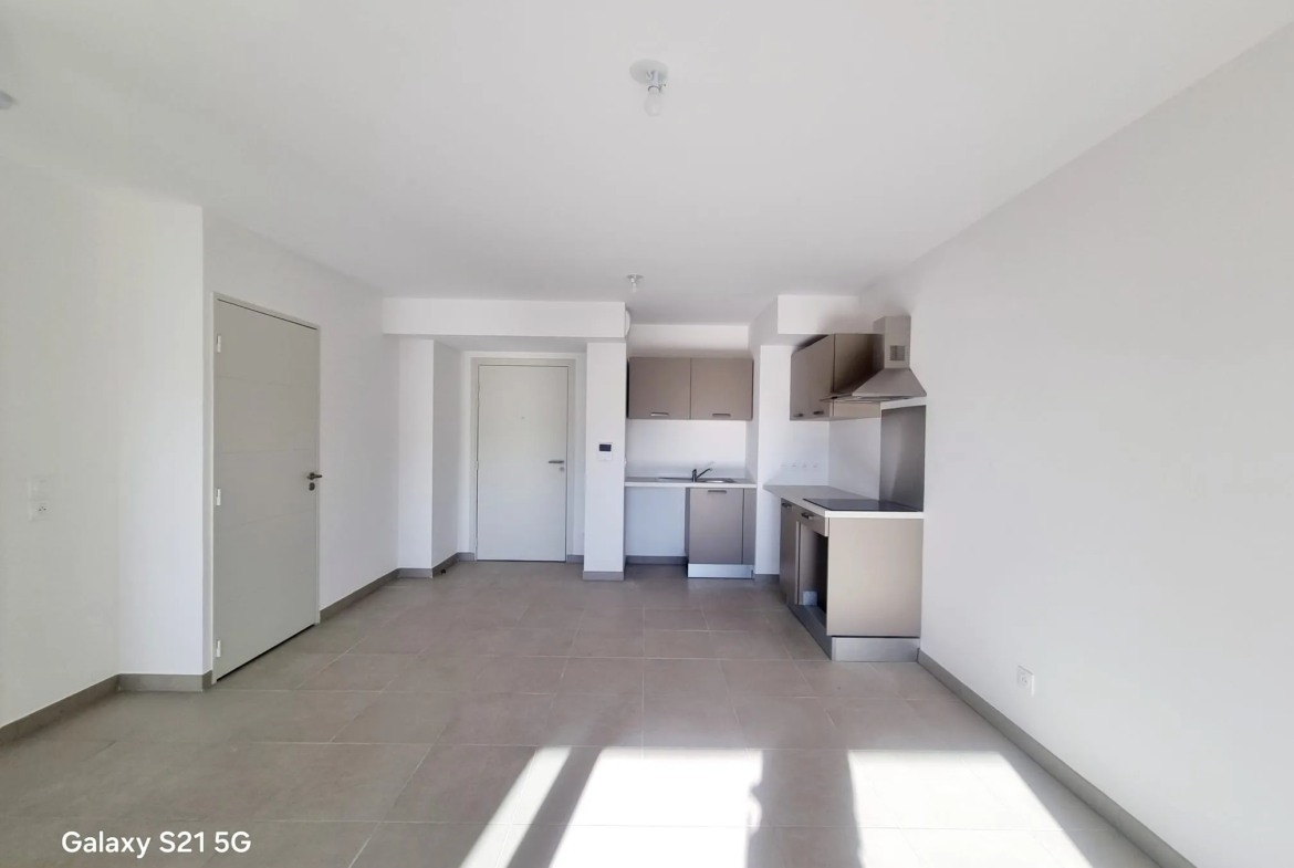 À vendre : Appartement T2 neuf à Istres avec parking et balcon 