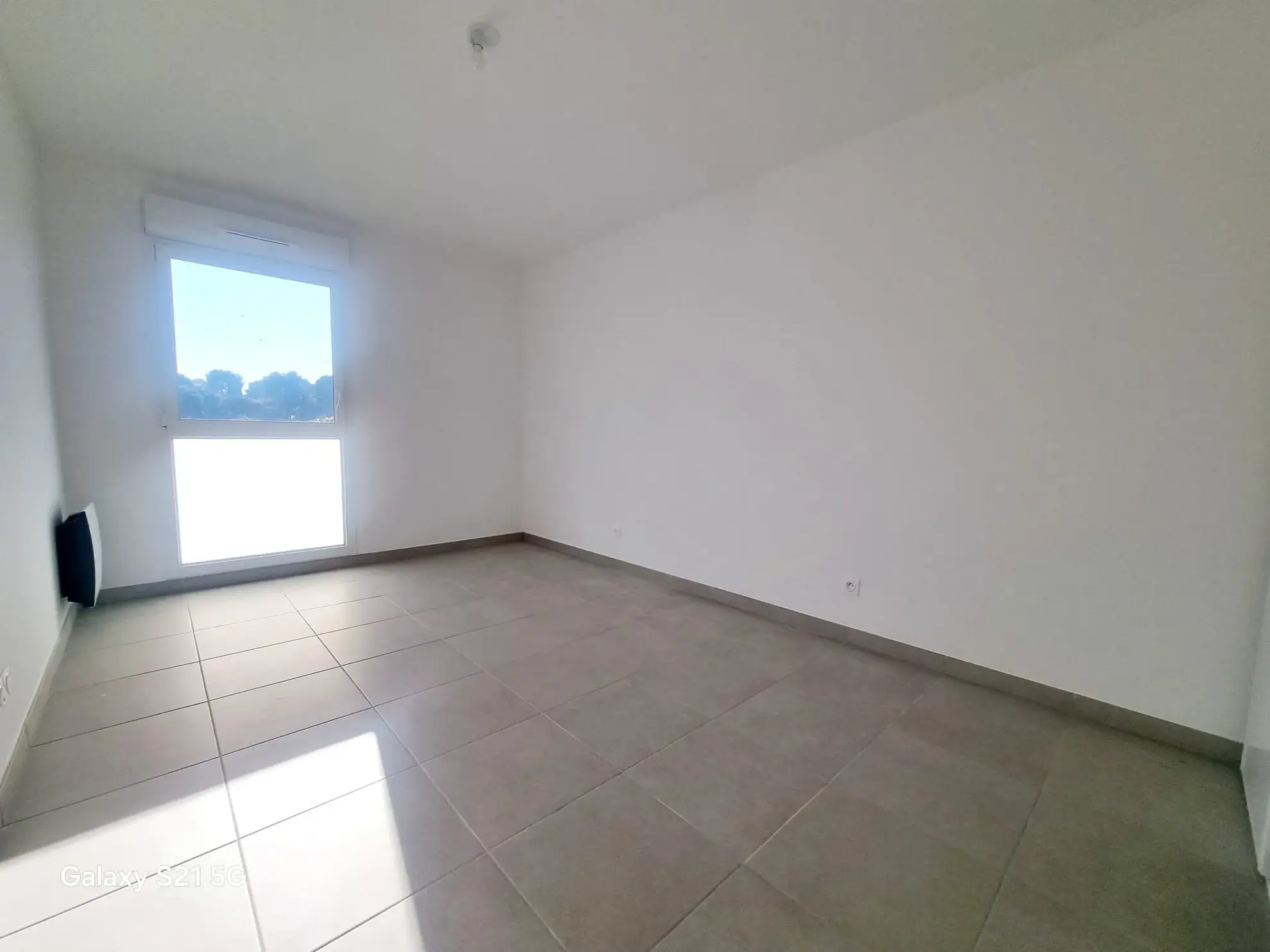 À vendre : Appartement T2 neuf à Istres avec parking et balcon 