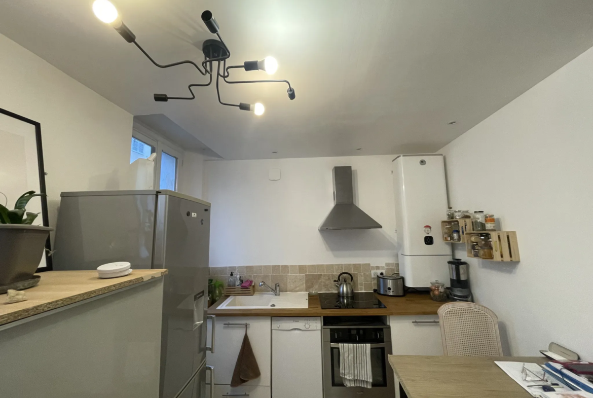 À vendre : Studio rénové de 28 m² à Toulon 