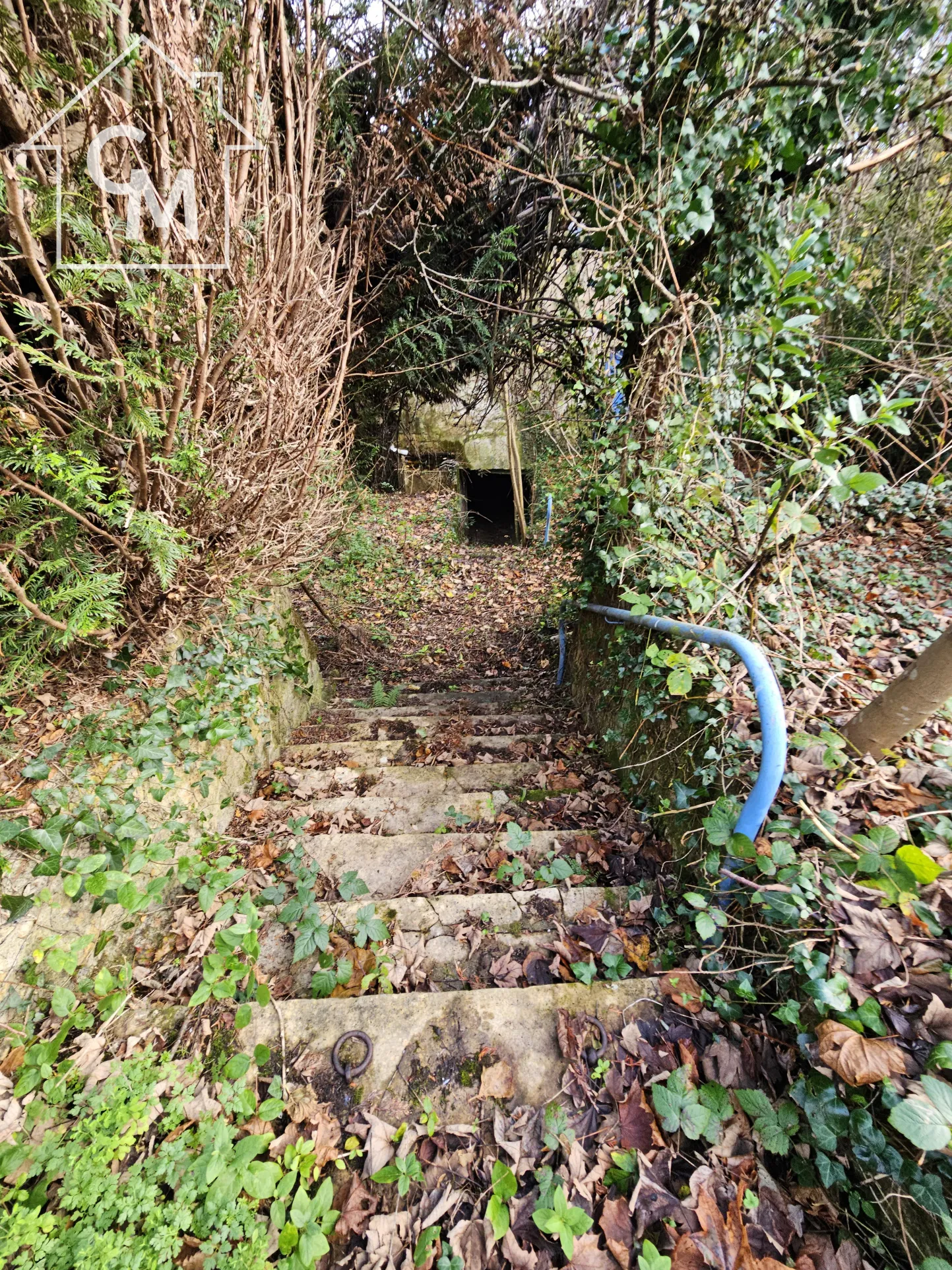 Maison au centre de La Châtre avec garage et jardin 