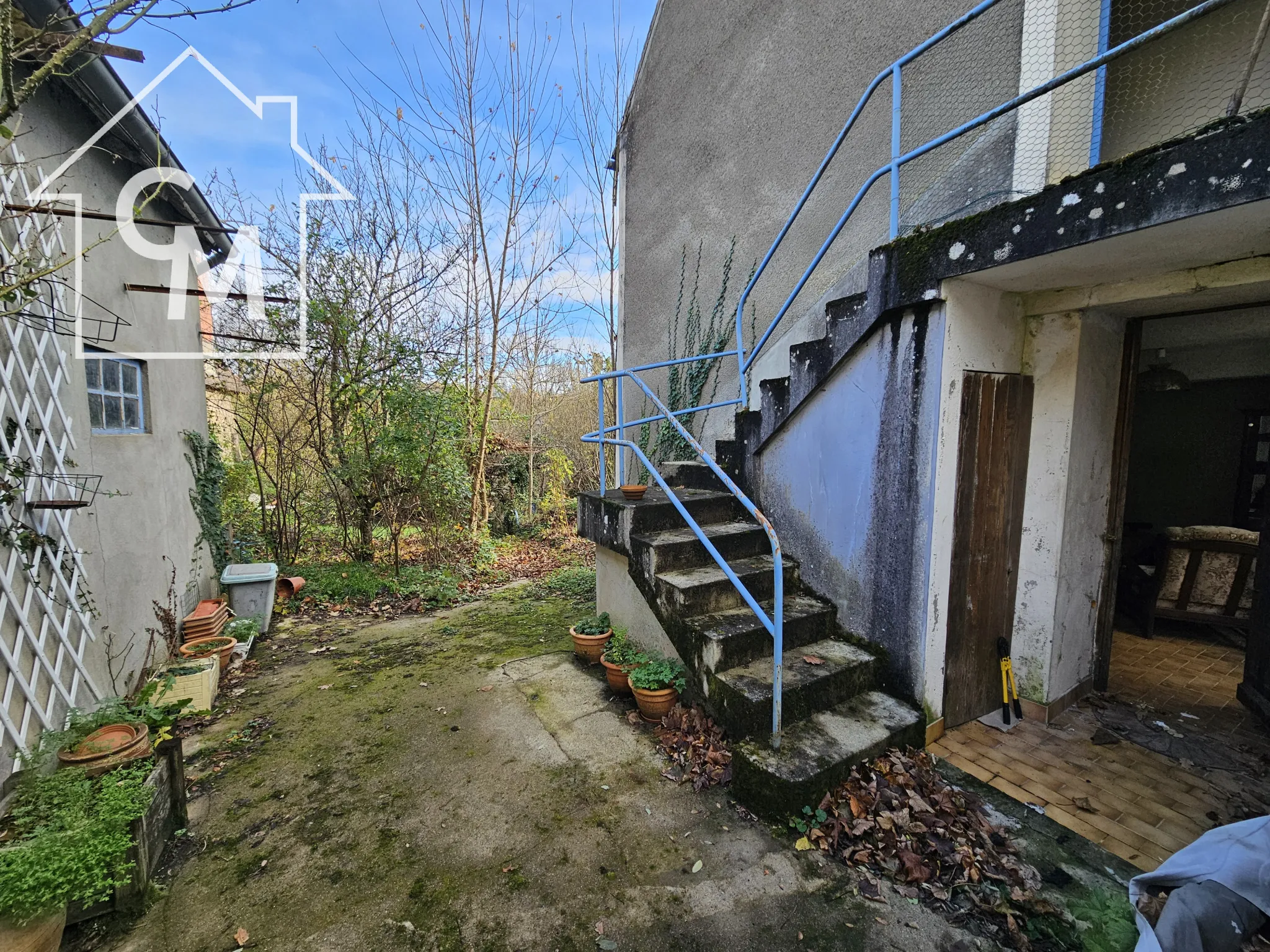 Maison au centre de La Châtre avec garage et jardin 