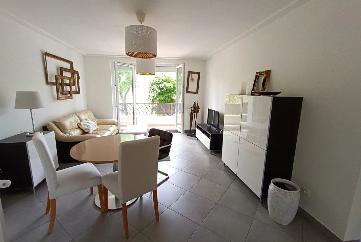 Appartement T3 rénové à vendre à Toulon - Résidence La Serinette 