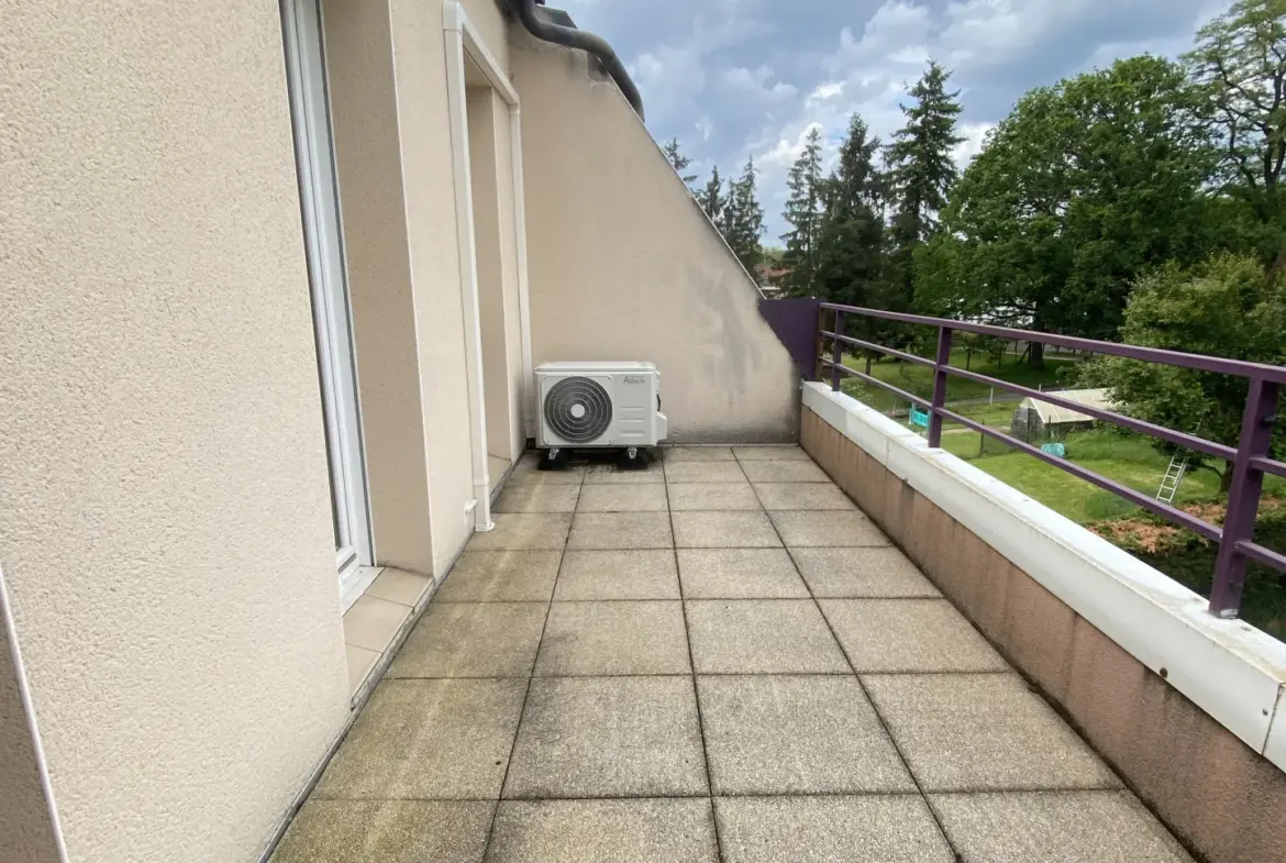 Appartement F2 de 68 m² avec balcon et garage à Creutzwald 