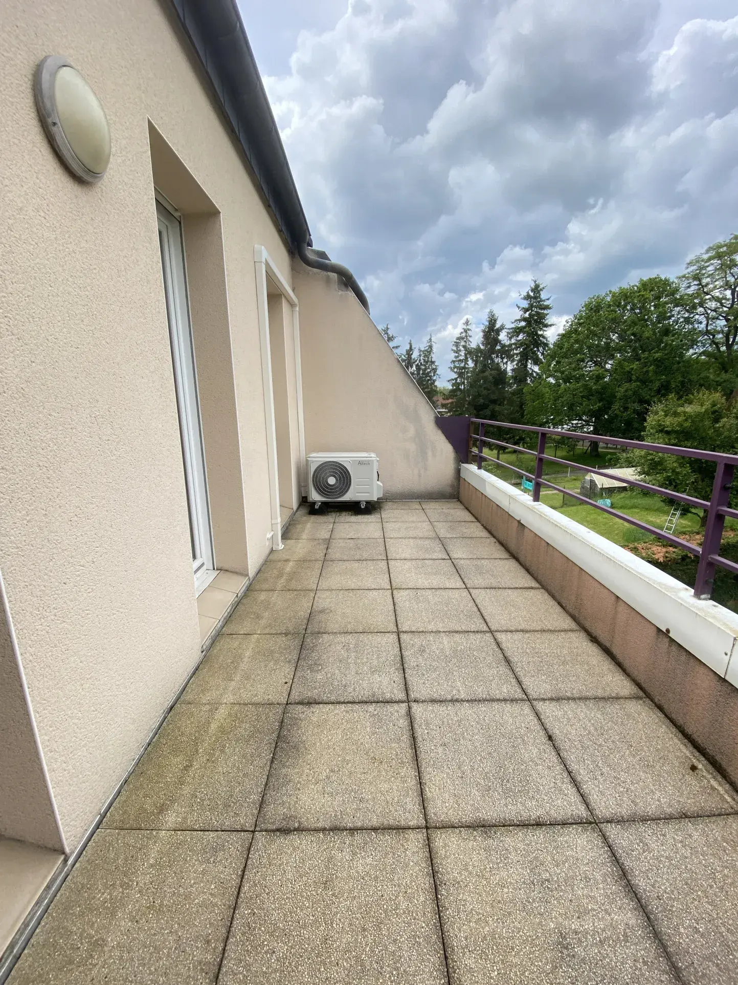 Appartement F2 de 68 m² avec balcon et garage à Creutzwald 