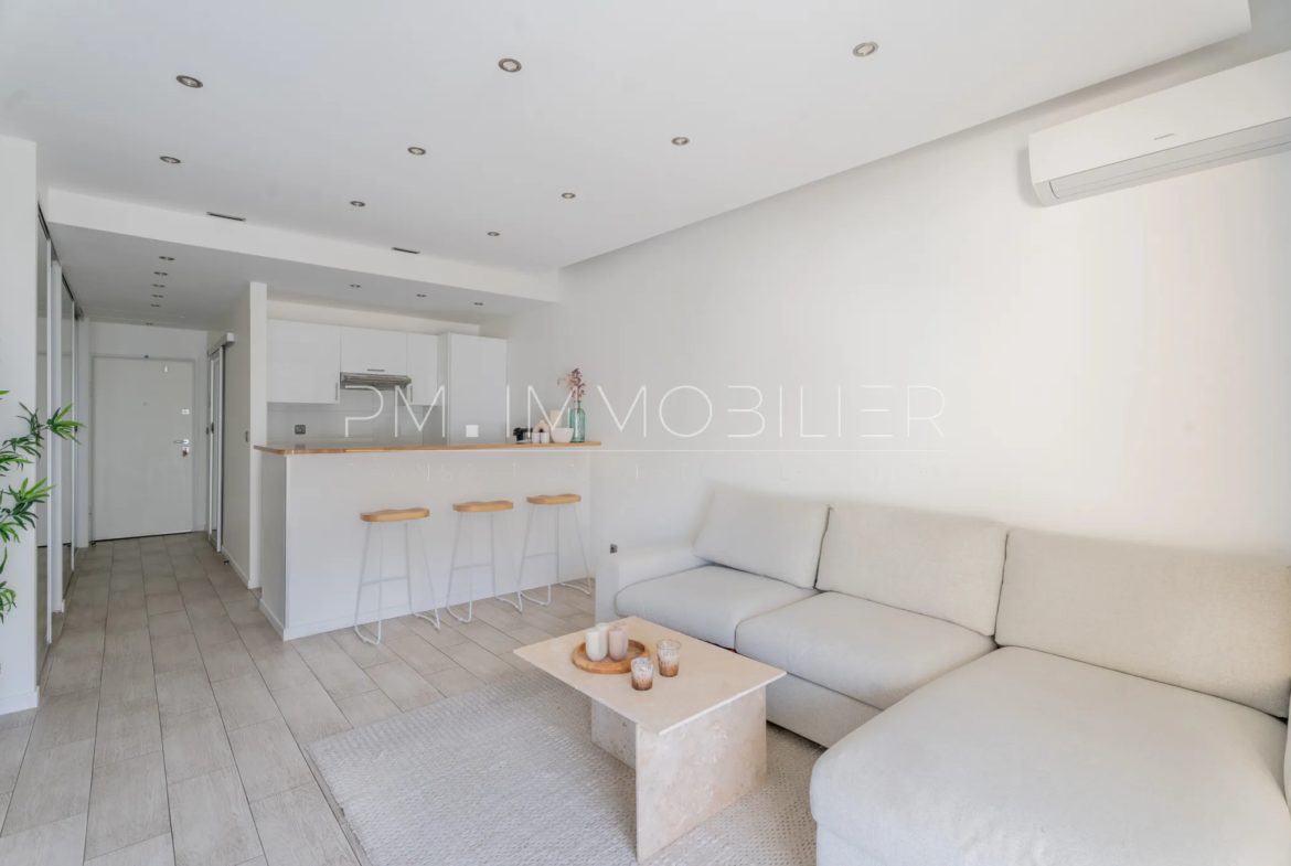 À vendre : Appartement T1 avec terrasse et piscine à Marseille 