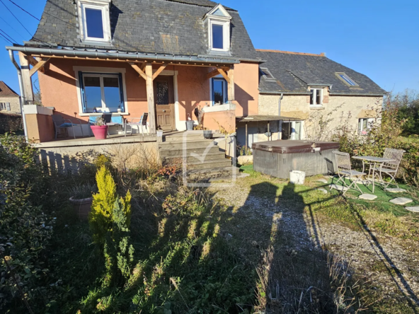 Ensemble de Deux Maisons en Pierre à Saint-Sozy