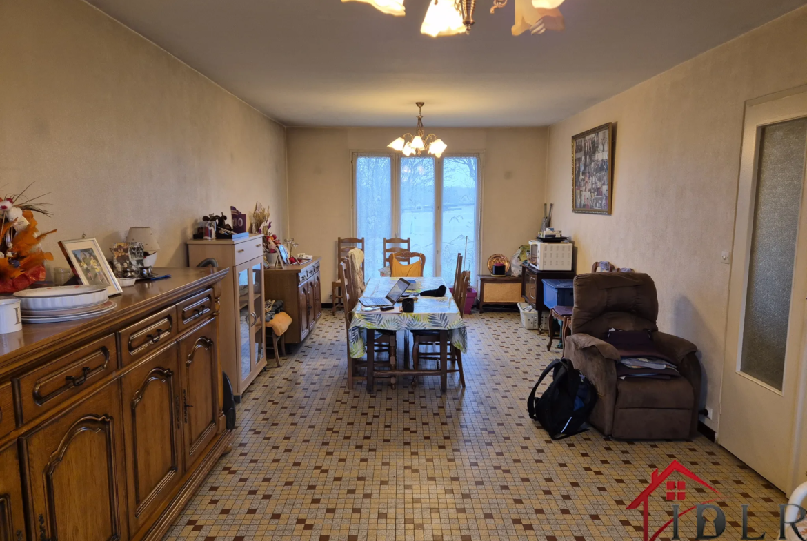 Plain-pied de 79 m² à rénover à Louvemont avec terrain de 1651 m² 