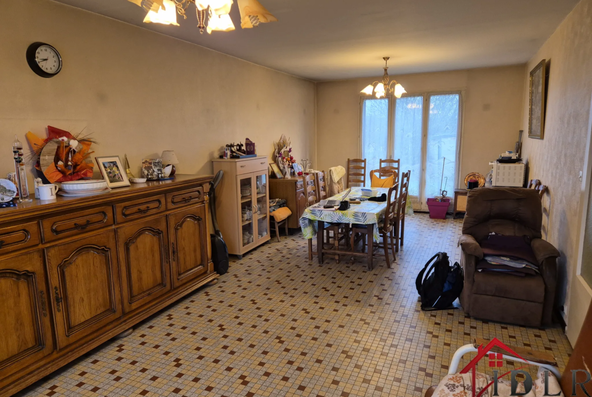 Plain-pied de 79 m² à rénover à Louvemont avec terrain de 1651 m² 