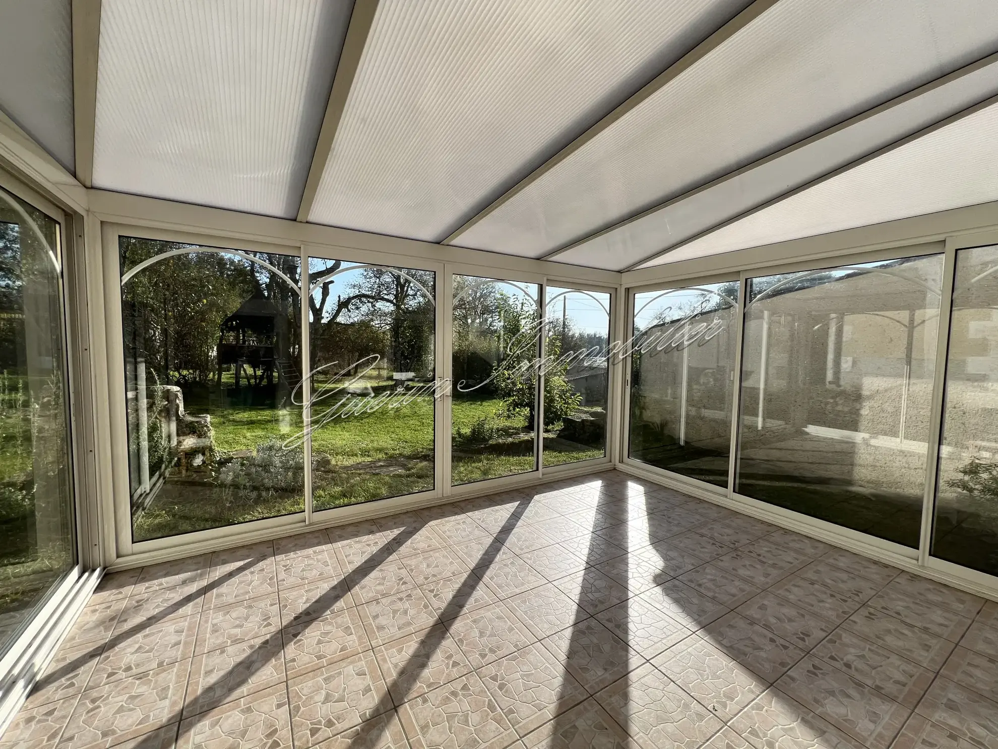 Maison familiale de 117 m2 à La Charité-sur-Loire avec Jardin et Bureau 