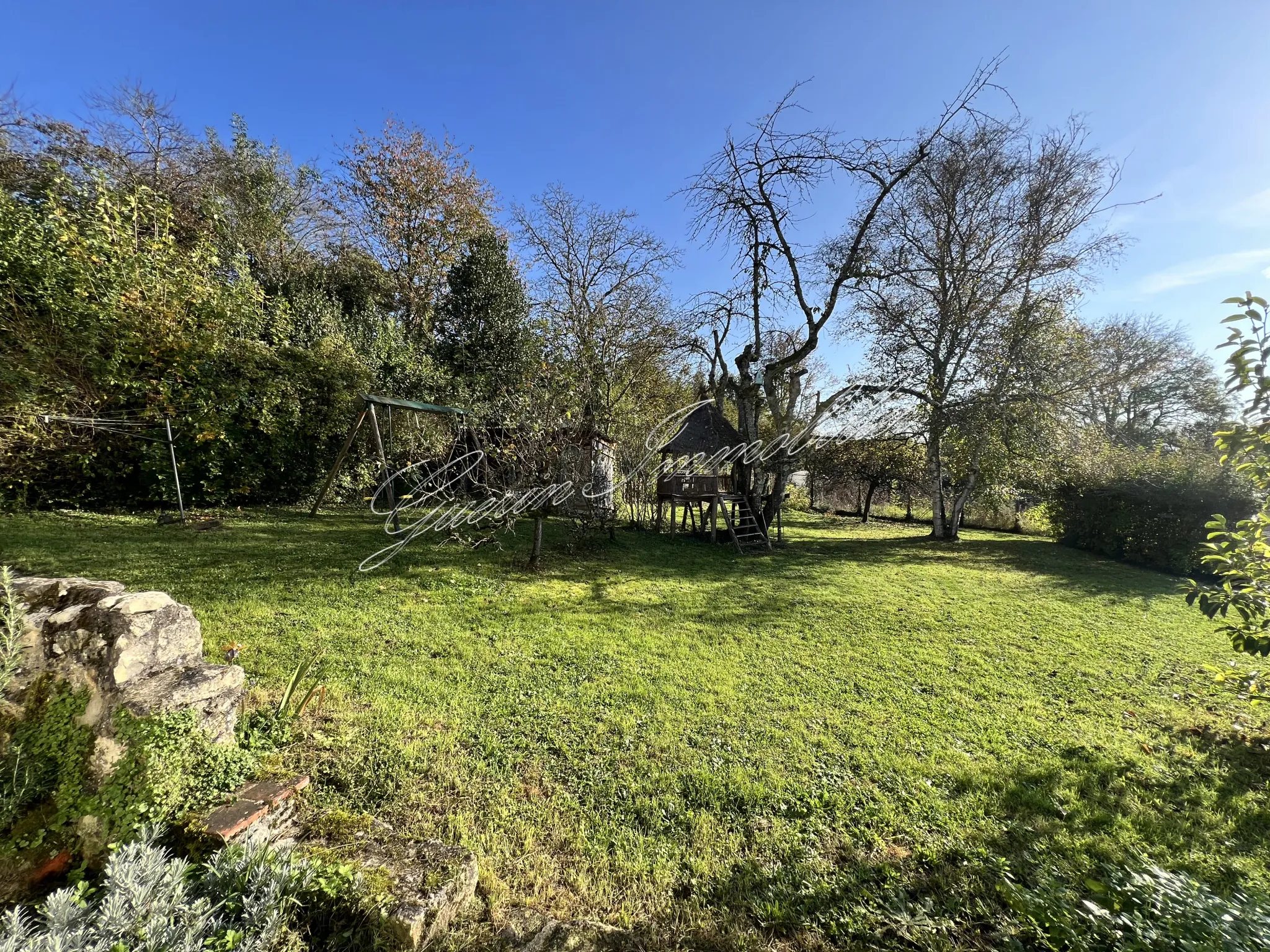 Maison familiale de 117 m2 à La Charité-sur-Loire avec Jardin et Bureau 