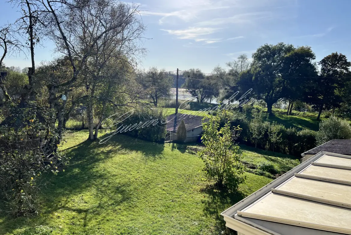 Maison familiale de 117 m2 à La Charité-sur-Loire avec Jardin et Bureau 