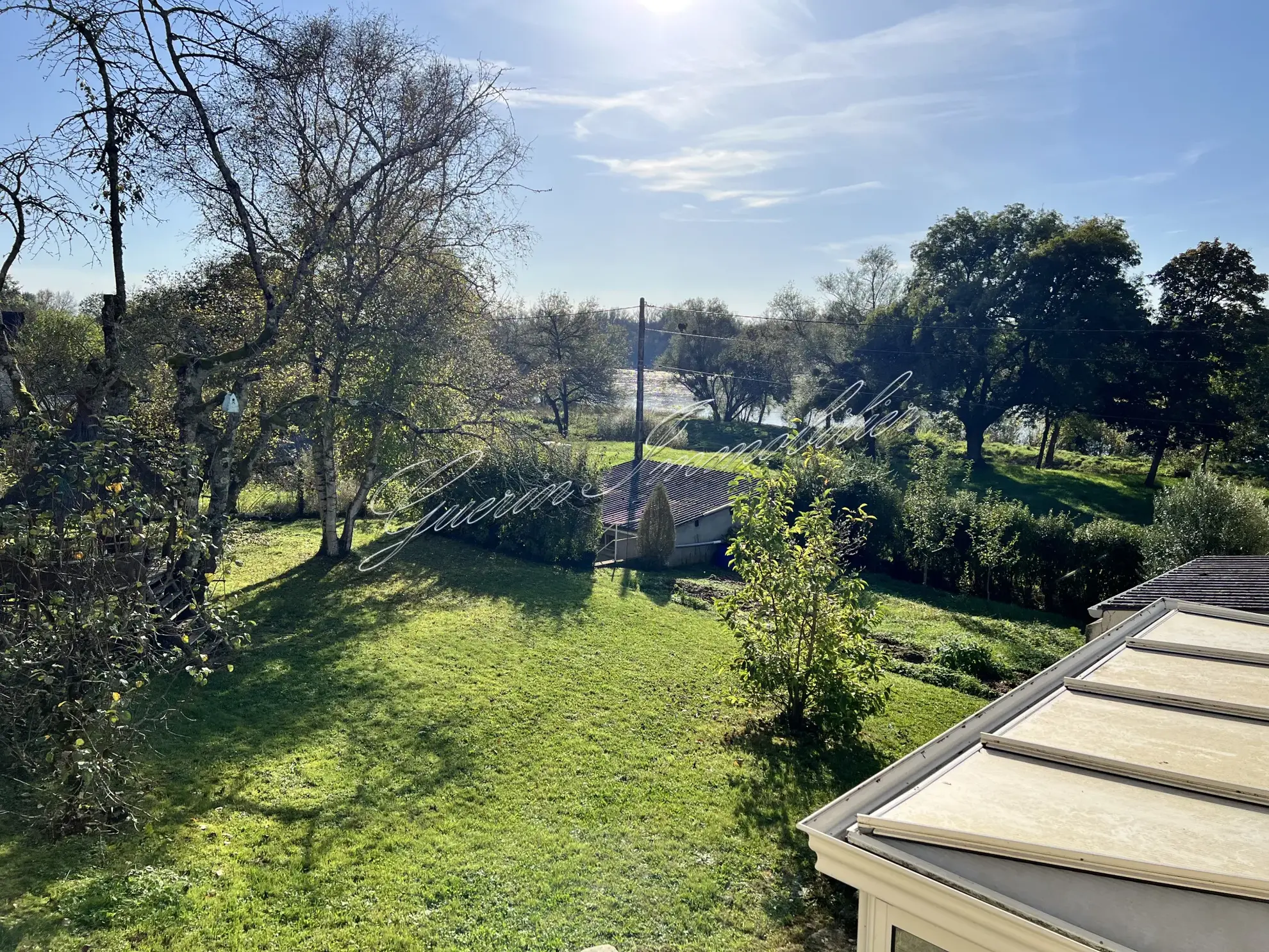 Maison familiale de 117 m2 à La Charité-sur-Loire avec Jardin et Bureau 