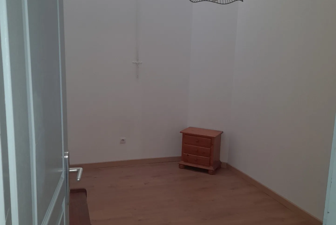 À vendre : Magnifique T3 rénové de 42 m2 au centre-ville de Perpignan 