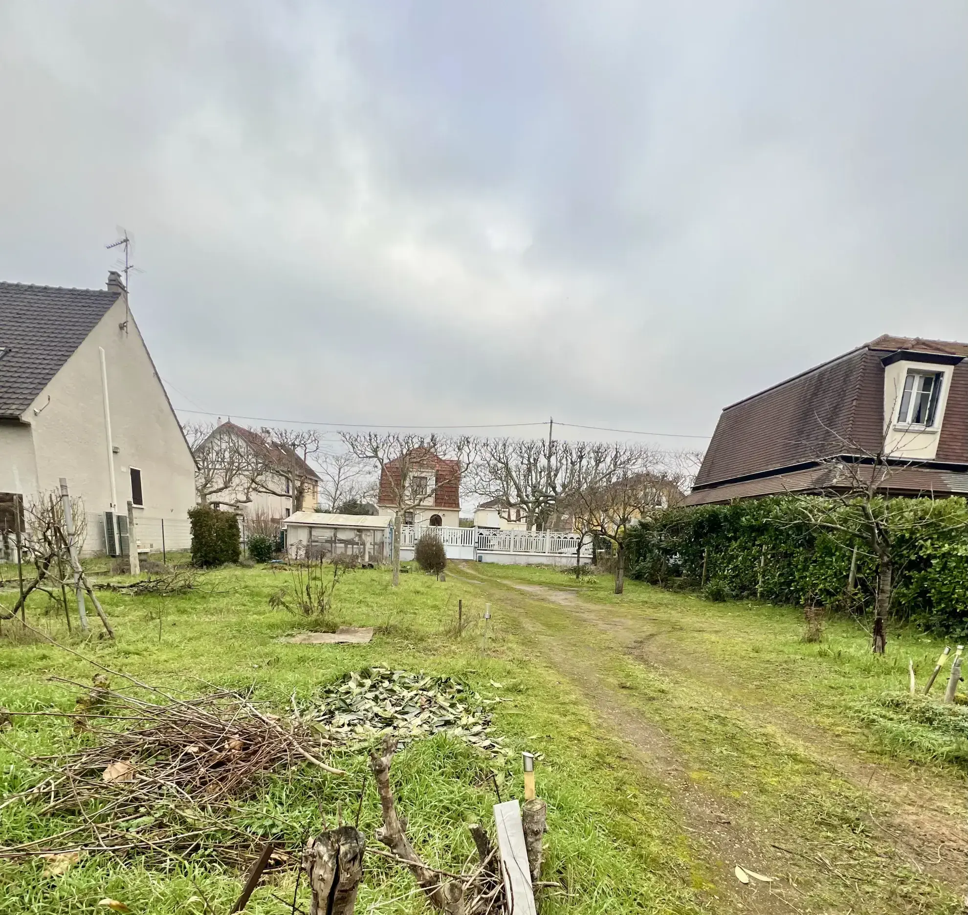 Terrain constructible de 488 m² à vendre à Aubergenville 