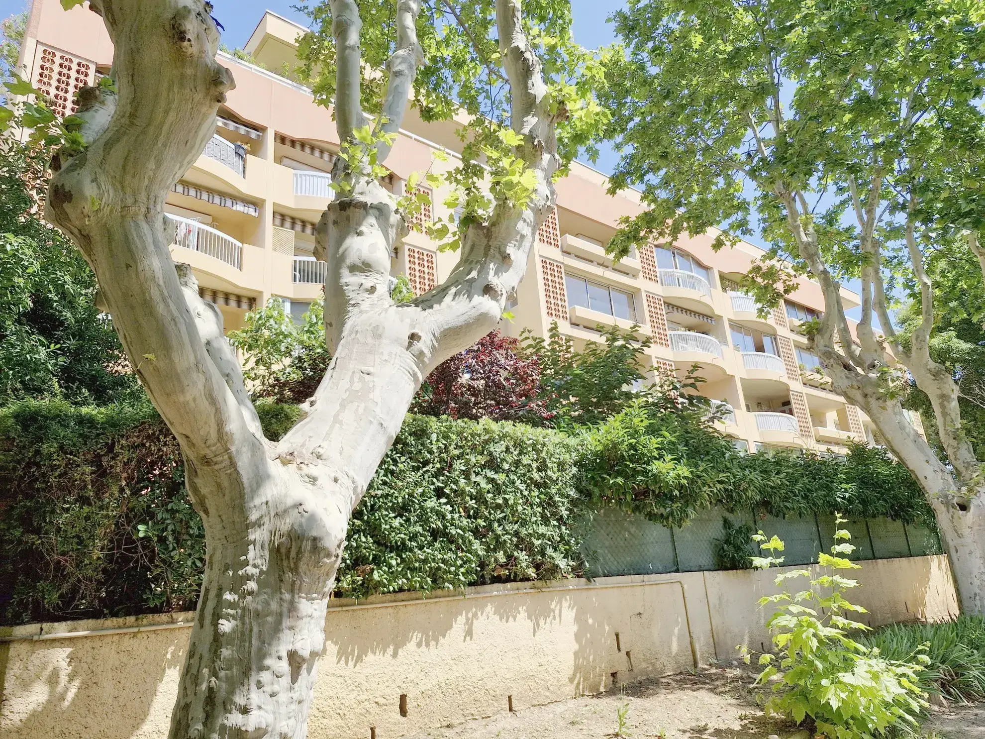 À vendre : Appartement 4 pièces style villa sur le toit à Toulon Est 