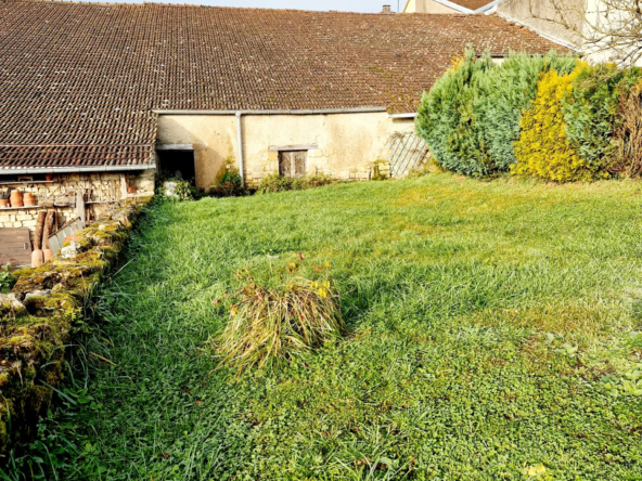 Maison ancienne à rénover à Melay