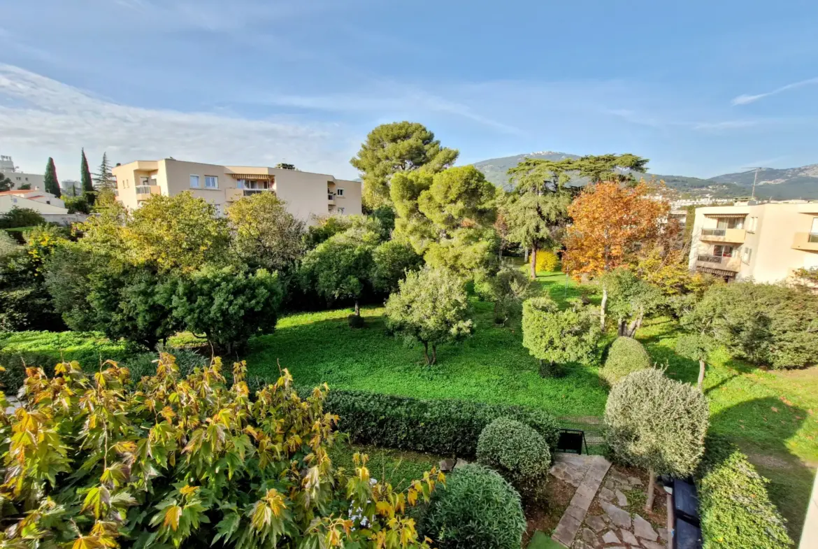 À vendre : Appartement 4 pièces au dernier étage à Toulon - La Serinette 