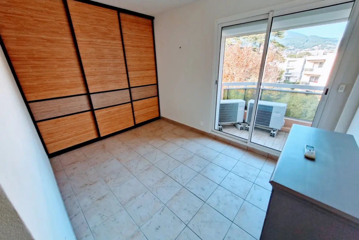 À vendre : Appartement 4 pièces au dernier étage à Toulon - La Serinette 