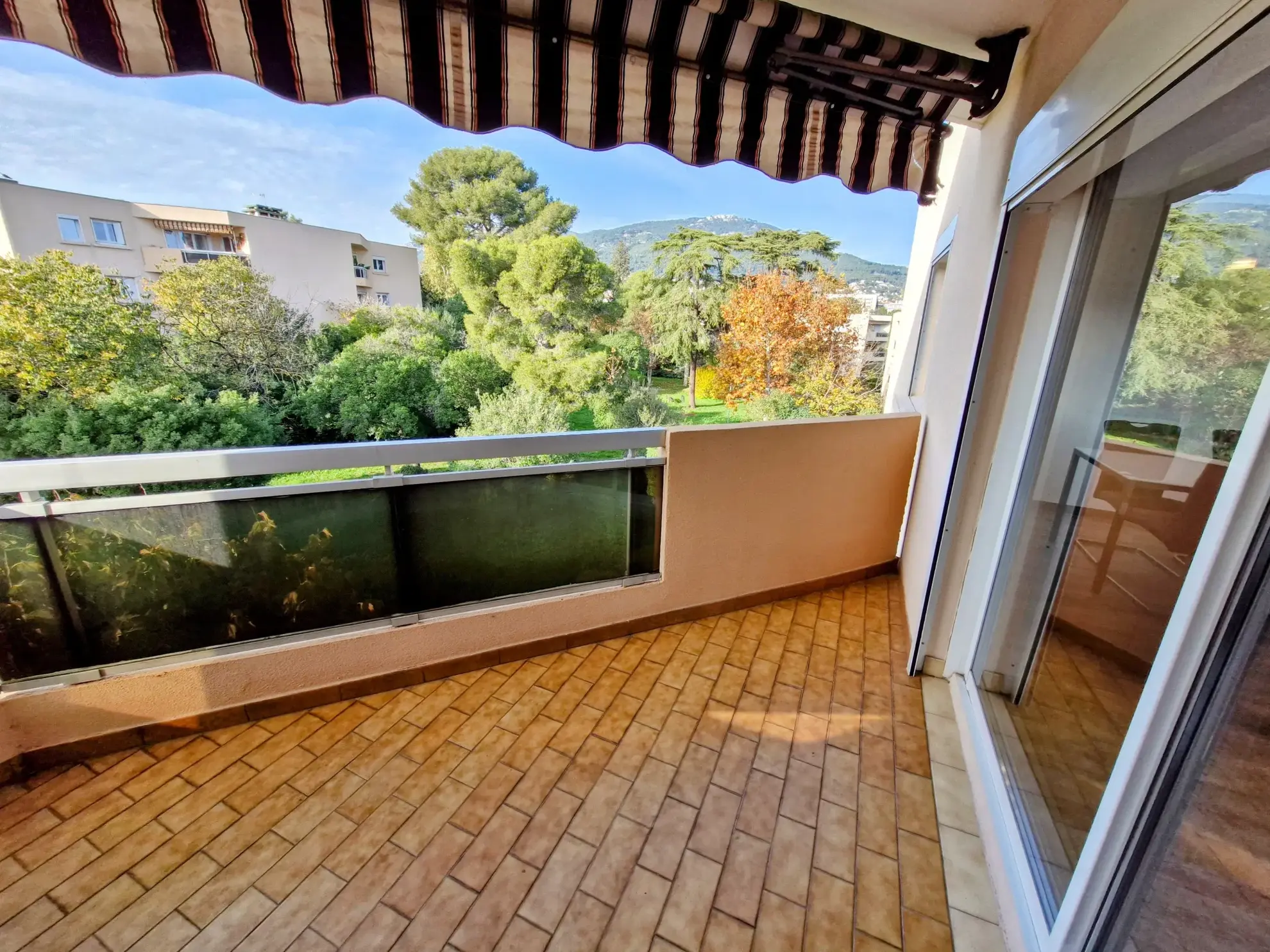 À vendre : Appartement 4 pièces au dernier étage à Toulon - La Serinette 